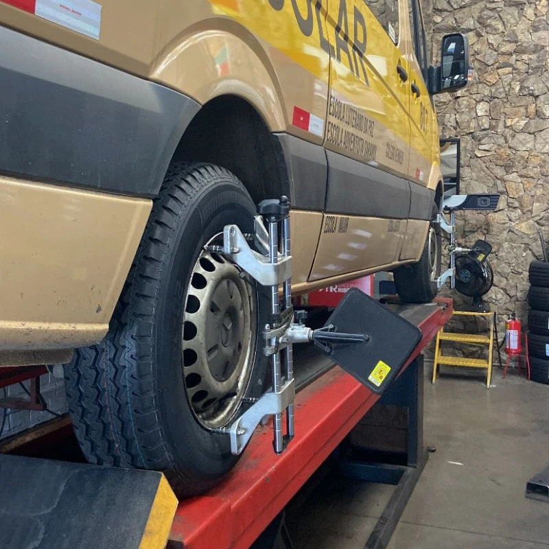 servicos-de-suspensao-e-pneus-e-automotivos (4)